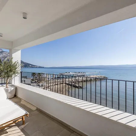 Lara *